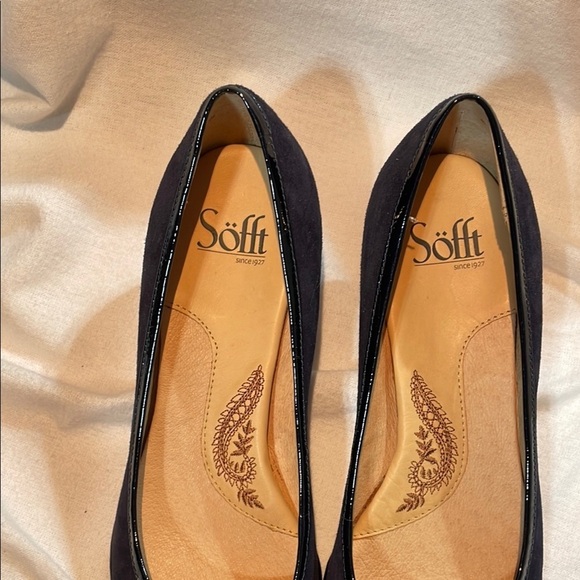 Sofft Navy Blue Suede Heels with Chunky Low Heel and Bow Detail EUC 8N - Picture 5 of 13